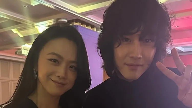 湯唯（左）與李鍾元合照。翻攝tangweiteam_official IG