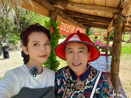 皇后蔡少芬带队出宫 《甄嬛》团综开录苏公公搞穿越