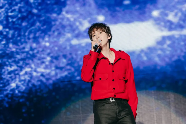 圭賢哭窮，搞笑說「給我錢」。D-SHOW提供