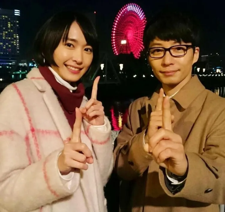 43歲的星野源（右）和35歲的新垣結衣結婚3年。翻攝日本yahoo