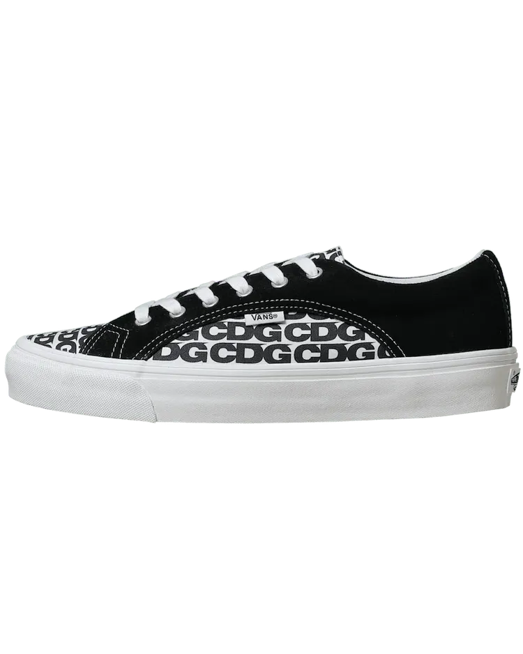 CDGCDGCDGxVANS聯名款黑色帆布鞋，5180元。品牌提供