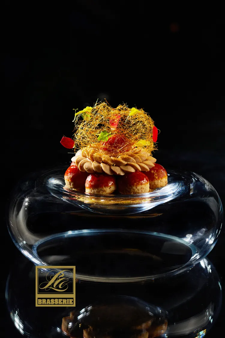 榛果威士忌聖多諾黑泡芙。業者提供