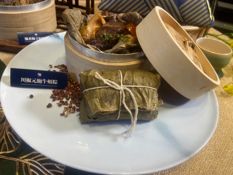 川椒元鮑牛頰粽。陳揚盛攝