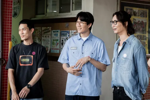 宇宙人前進校園全程「慈父」笑 小玉甩開偶包學猴叫