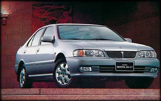 最早以「尖兵」之名闖蕩車壇，到1990年代末期大家朗朗上口的「新好男人」電視廣告，SENTRA車系多年來累積的口碑，是其在仍能在四門房車領域屹立不搖的關鍵原因。原廠資料照片