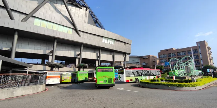 台中機場公車班次密集。市府提供