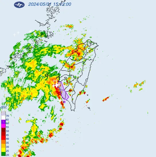 台南市、高雄市、屏東縣下大雷雨。氣象署提供