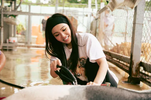 陳芳語愛心滿出來了!為重病浪浪擠尿觸景傷情哭了