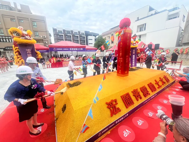 建案鄰近澄清湖風景區與長庚醫院，加上鄰近捷運黃線，預估房價將挑戰區段新高。葉家銘攝