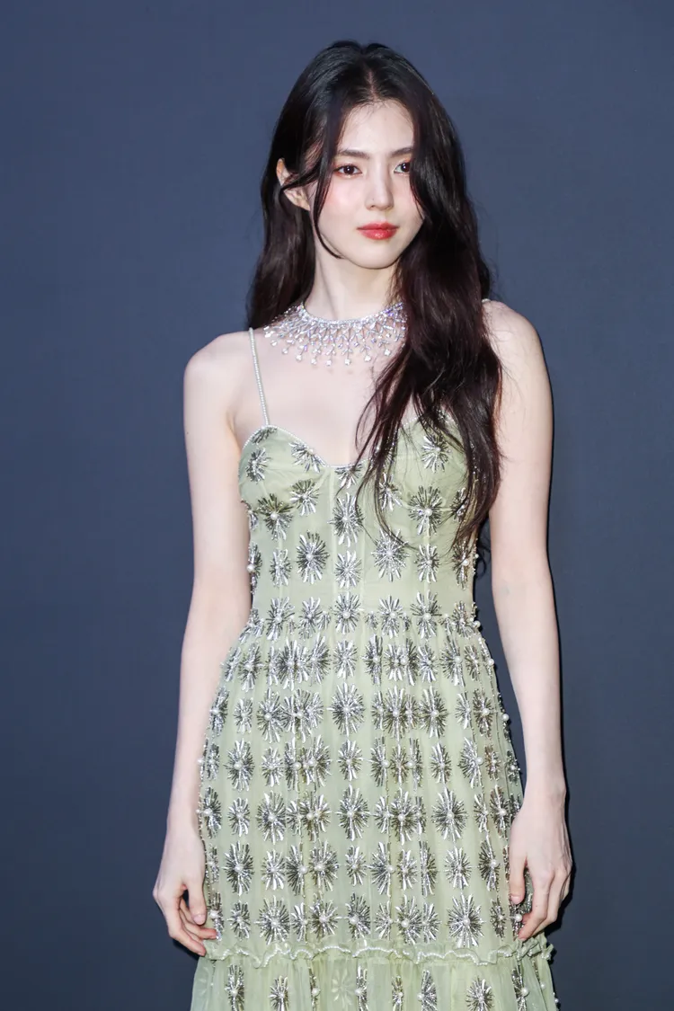 韓素希現身開雲集團晚宴，戴上BOUCHERON The Power of Couture高級珠寶項鍊。品牌提供