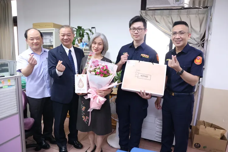 新店分局交通分隊警員黃富品母親則是樹林分局人事室的巡佐陳淳均。警方提供