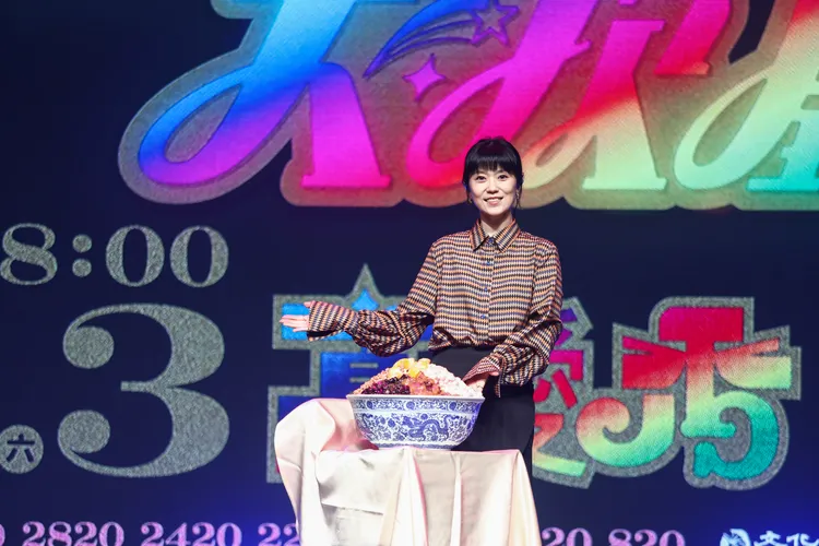 金曲歌后曹雅雯特別帶來大碗冰，「豪邁、料多又味美，演唱會鐵定精彩」。高流提供