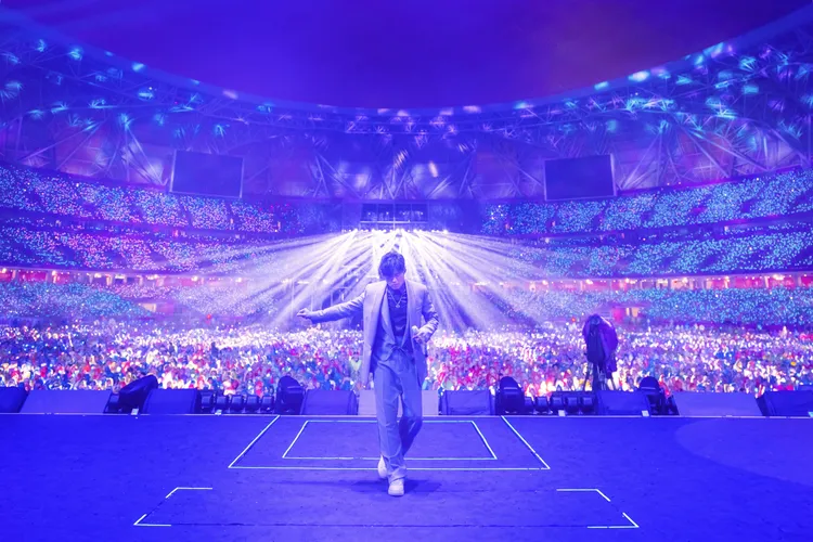 周杰倫在杭州演唱會搶先穿DIOR Gravity Leather皮革系列單品。杰威爾提供