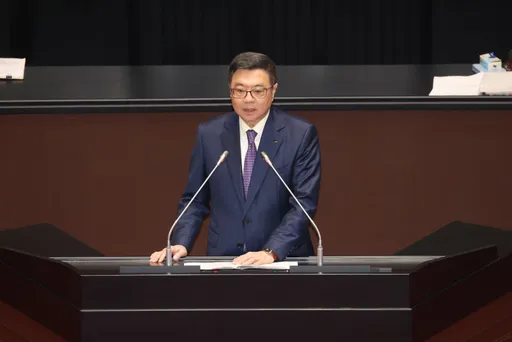 藍委要官員舉手「擔不擔心反質詢？」　卓榮泰急喊卡！暗酸「這樣沒紀錄」