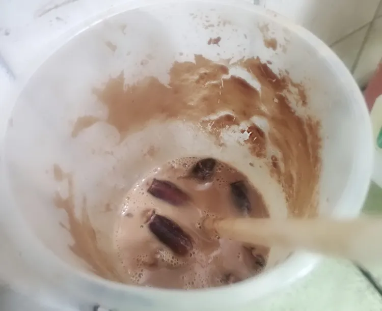 米漿一個晚上就抓到5隻大蟑螂。翻攝自《爆廢1公社》