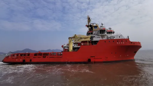 共軍圍台軍演 中國大船離奇沉了!網友瘋猜:難道是靶船?