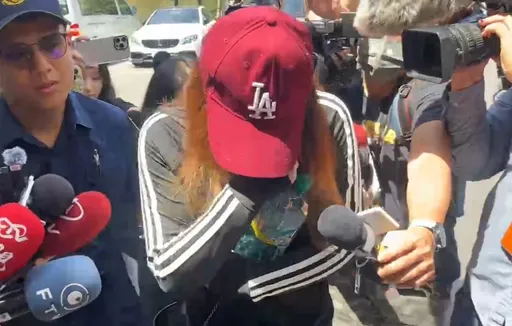 小姊弟遭母悶死今驗屍　乾媽認屍拭淚！狠母閨蜜不發一語