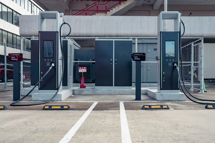 「台灣保時捷駕駛中心」積極推動永續發展，近期更將增設充電站。業者提供