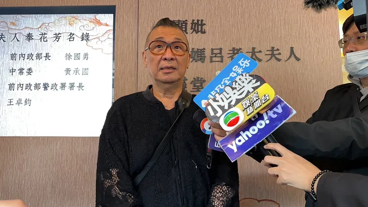 「時尚教父」洪偉明前來靈堂。特勤中心攝