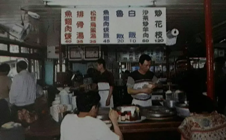 寧夏夜市多數攤商都是來自建成圓環，當年有著台北之胃稱號的建成圓環，攤商雲集，在那個年代南來北往的客流如織來吃眾多庶民小吃。圖由寧夏夜市觀光協會提供