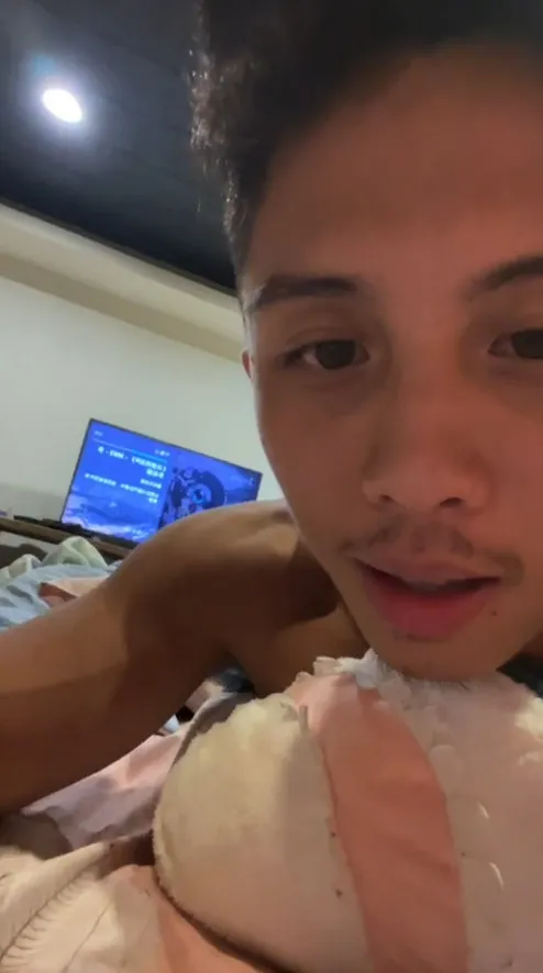 孫安佐在台灣直播上抱怨，我真的太累了，每天都要社交、工作，「還一堆人把我當瘋子」翻攝《sun_gojo100》的IG