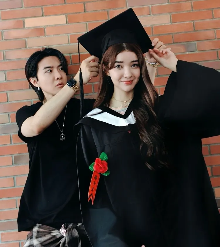 唐禹哲為蘇小軒喬帽子放閃。翻攝蘇小軒IG