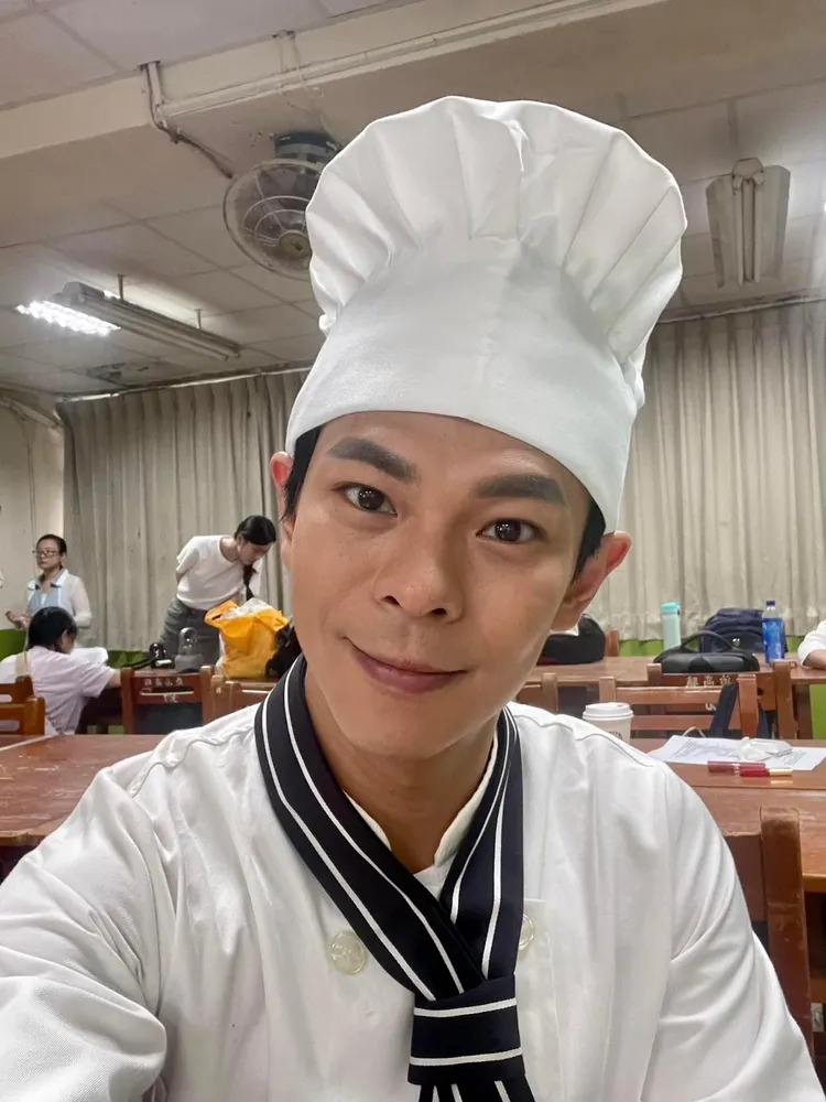 孫綻化身「阿鋒師」。翻攝孫綻臉書