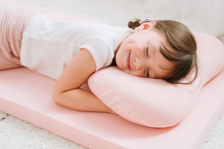 台北凱達大飯店「美好童夢」住房專案，入住即可參加抽獎有機會獲得價值萬元以上的兒童床墊組、兩用涼感被等多樣好禮。業者提供