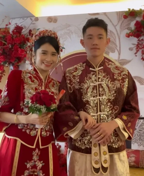 新人穿中式禮服。翻攝林明禎IG