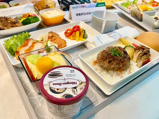 全球10大航空有国航! 最佳经济舱7月起吃得到干杯烧肉