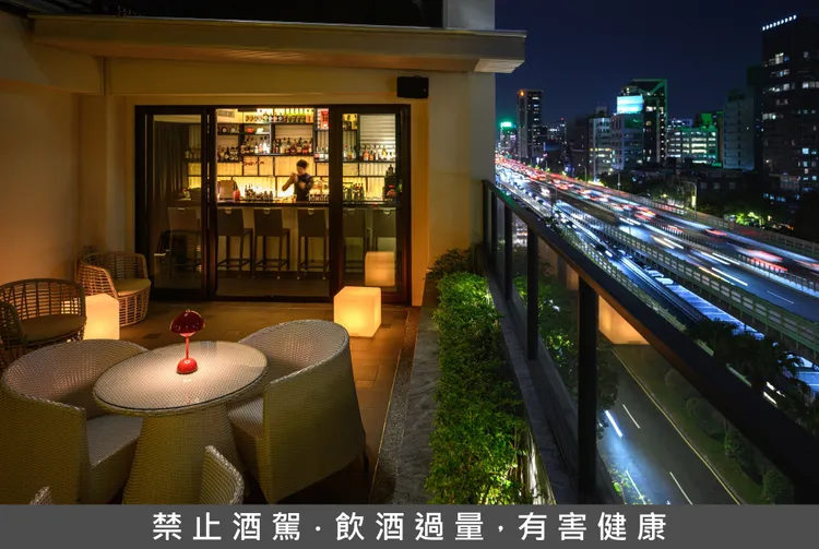 Lounge Vino隱身於慕舍酒店8樓，可品飲玩味酒店獨創特調雞尾酒。業者提供