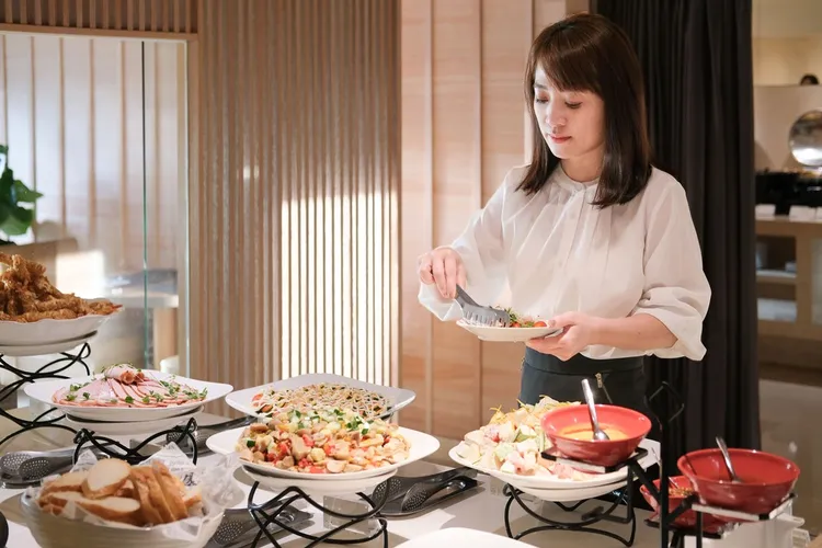 和逸飯店台北民生館餐廳THE Lounge。業者提供