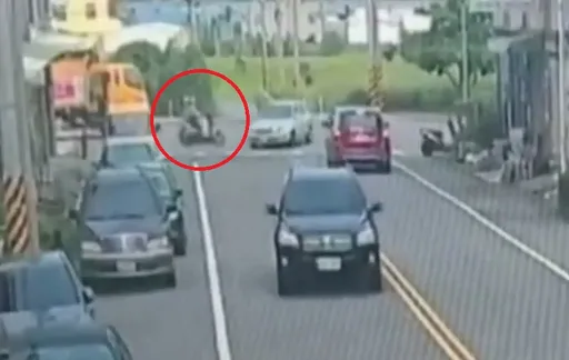 小情侶台中騎車趕回新竹參加畢典 途經苗栗撞車彈飛釀3傷