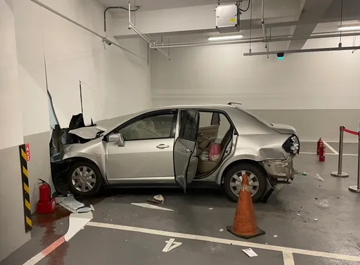 車停門口先讓家人下車進餐廳　碰！桃園男下秒進停車場卻爆衝殞命