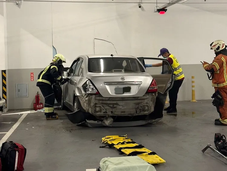 警消到場搶救。中壢警分局提供