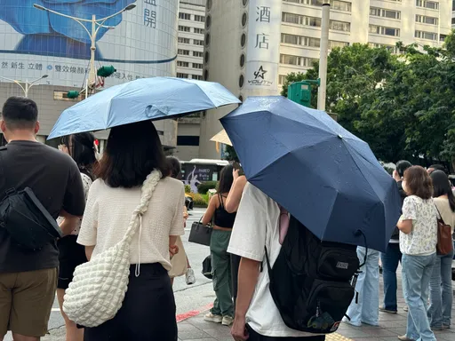 18县市高温慎防热伤害!今「这处」恐飙38℃ 午后留意大雷雨