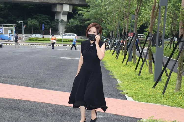 于美人。莊宗達攝