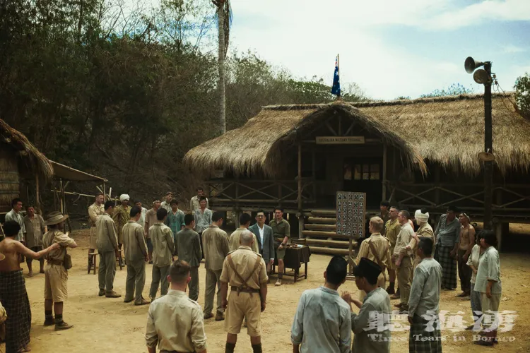 《聽海湧》劇組為在臺灣還原南洋戰俘營費盡苦心，甚至引水種植南洋植栽。公視提供