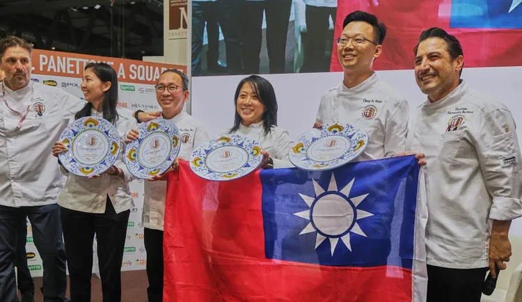 台灣代表隊奪下2023世界盃聖誕麵包大賽大會特別獎，期許明年再奪佳績。業者提供