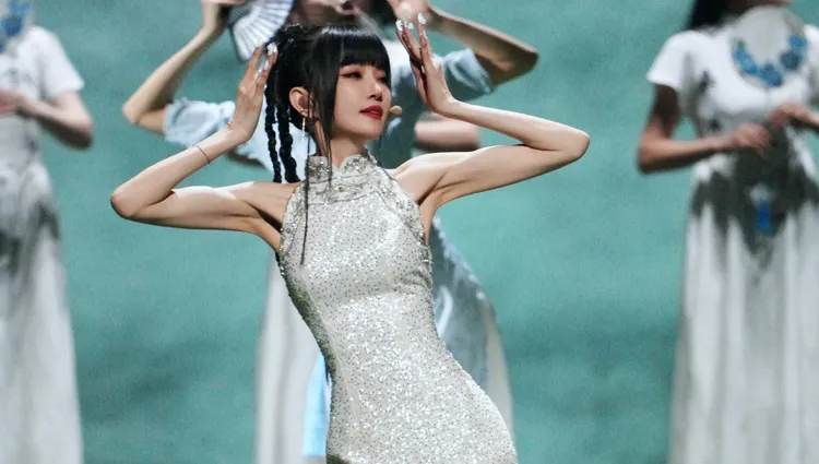 謝金燕參加《乘風2024》高強度舞蹈動作，讓她練到遍體麟傷。翻攝謝金燕微博