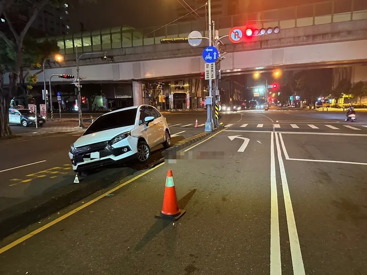 事故發生在北屯區崇德路、文心路口。民眾提供