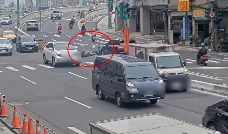 車禍發生當下。警方提供