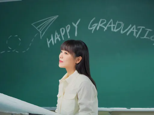 丁噹不當歌手改行當音樂老師？　獻畢業生最美的祝福