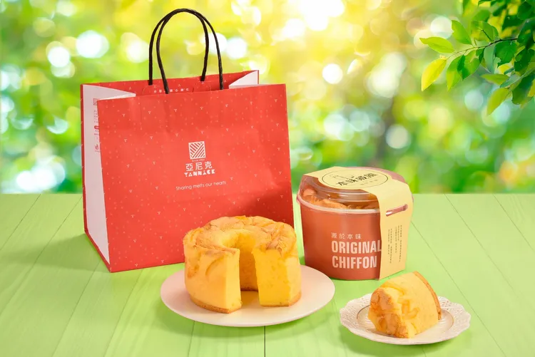 報名亞尼克寫生比賽，並於當日完成報到親子組，即可獲得美味「手撕香柚戚風蛋糕」餐盒乙個，一起FUN心野餐安心陪伴。業者提供