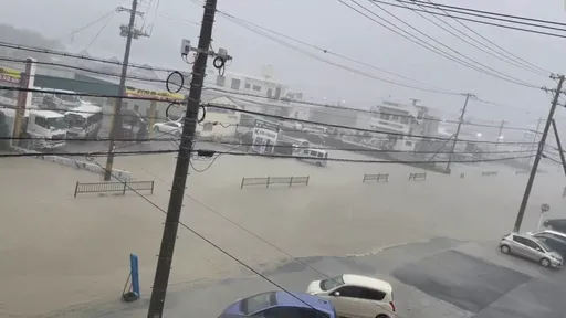 遊日本注意！沖繩狂降破紀錄豪雨　馬路淹到看不見