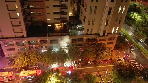 竹北市大樓深夜火警 警消40分鐘撲滅火勢、無人員傷亡