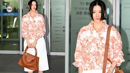 李英愛穿度假花上衣飛南法 「氧氣美女」機場時尚連頭髮都超Chill