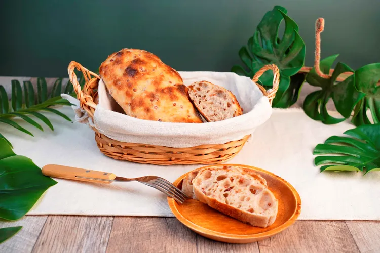 紅種散穗高粱麵包95元。業者提供