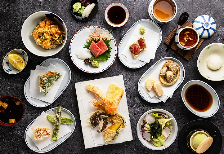 台灣限定菜單展現「天婦羅 杉村」對食材和烹飪藝術的極致追求，帶來了一場別具特色的美食體驗。業者提供