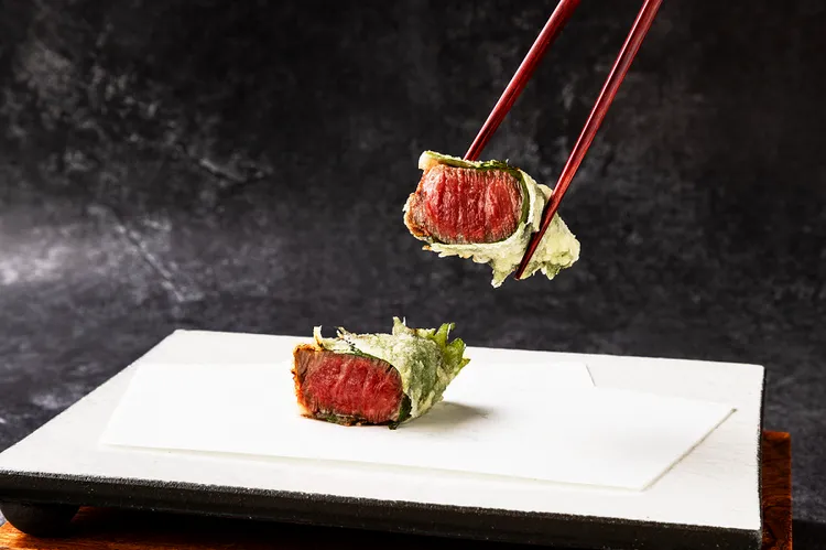 嚴選日本和牛菲力，天然脂肪在高溫下釋放甘甜高貴的香氣，彰顯柔嫩肉質。業者提供